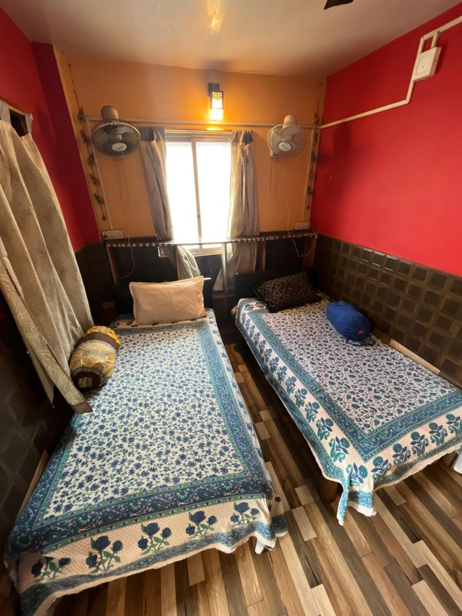 Calcutta Backpackers Homestay -Only For Backpackers & Travellers Luaran gambar