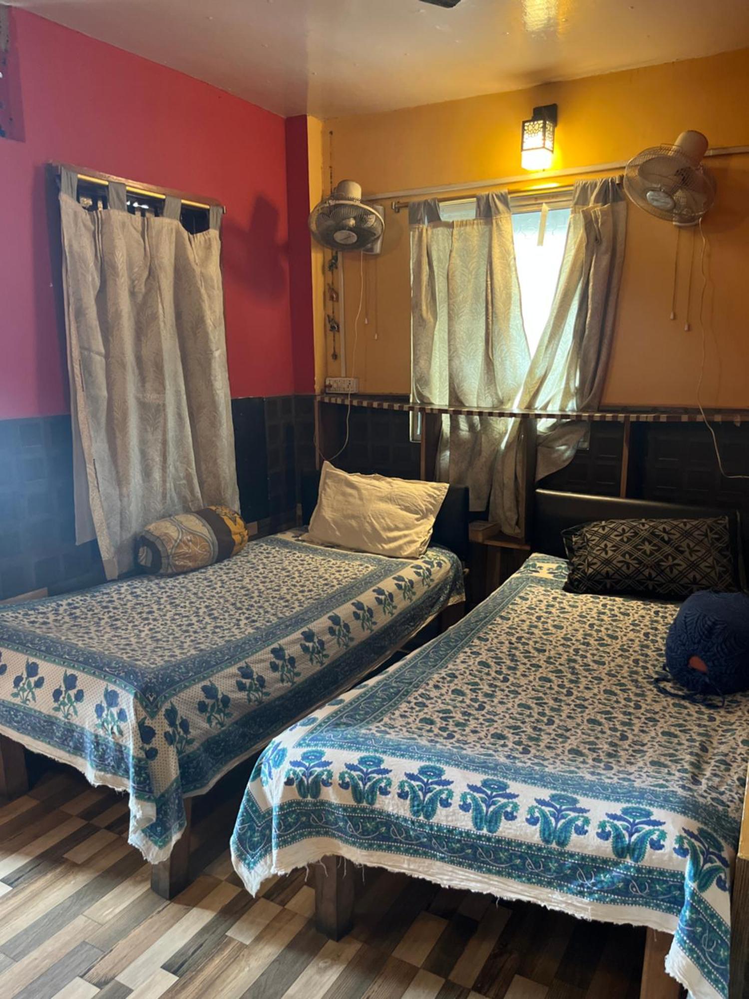 Calcutta Backpackers Homestay -Only For Backpackers & Travellers Luaran gambar